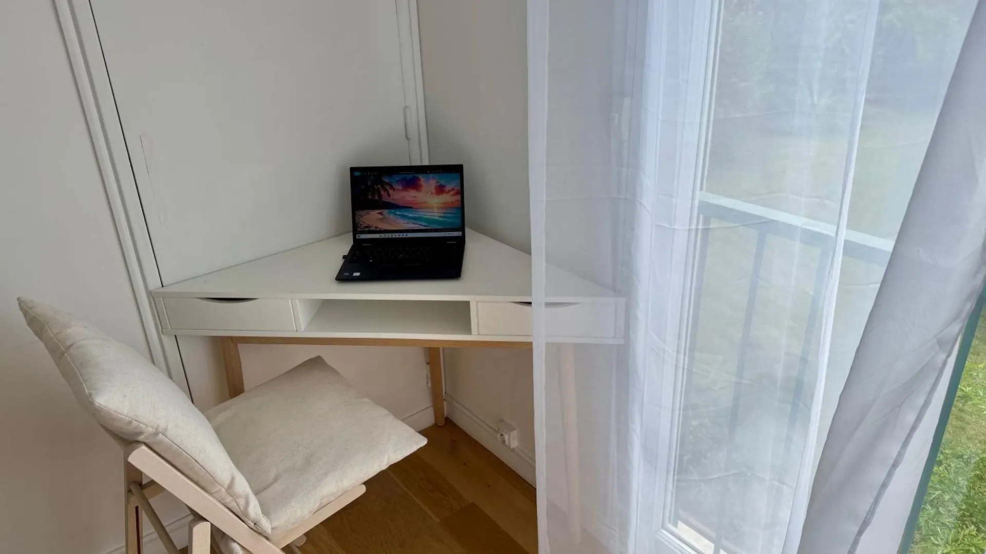 Superbe Appartement Avec Belle Vue Jardin Parigi 0*,